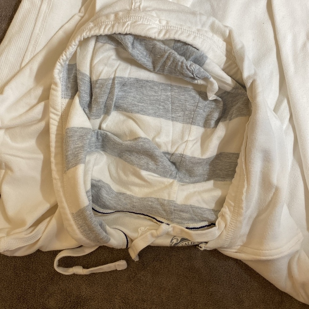 Gap size XL hoodie cream colored. - Picture 8 of 8